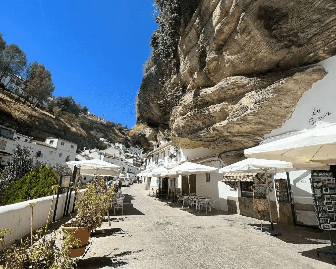 Setenil de las Bodegas cave houses street